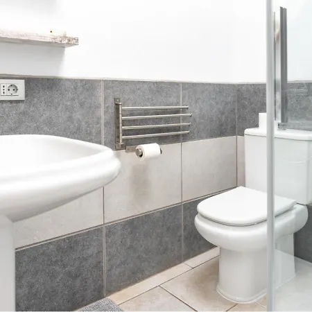 Вилла Palmitas - Sea Views - Private Pool - Hot Tub - Table Tennis