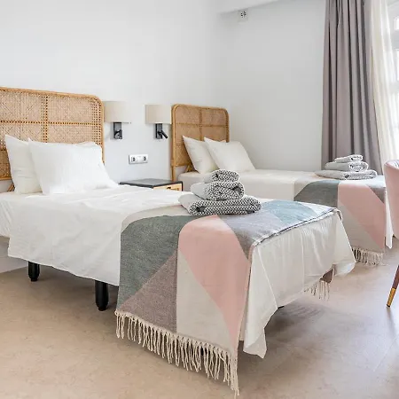 Villa Palmitas - Sea Views - Private Pool - Hot Tub - Table Tennis Puerto Calero