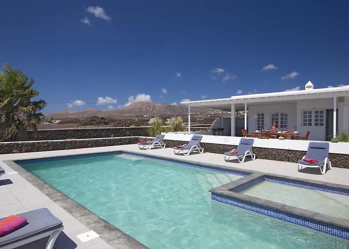 Palmitas - Sea Views - Private Pool - Hot Tub - Table Tennis فيلة بْوُرتو كاليرو