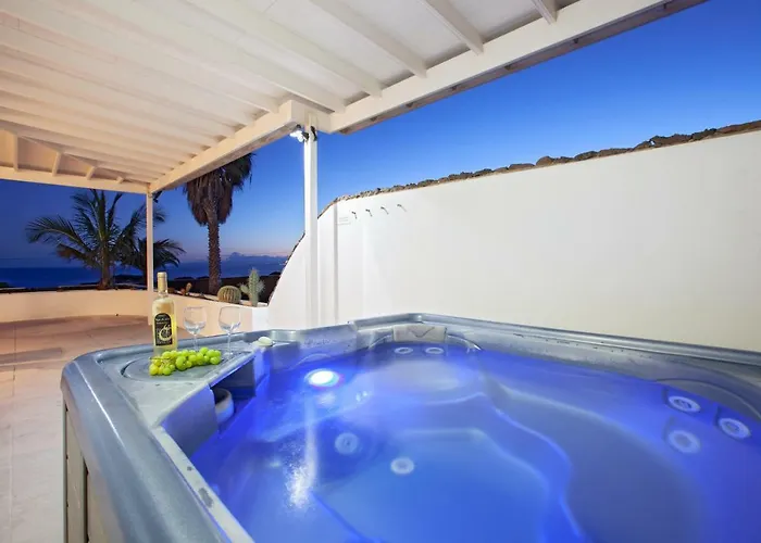 Palmitas - Sea Views - Private Pool - Hot Tub - Table Tennis فيلة بْوُرتو كاليرو